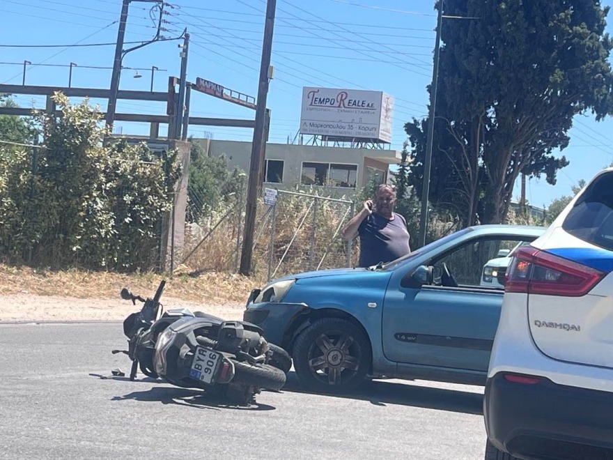 Τροχαίο με παράσυρση μοτοσικλετιστή στη διασταύρωση Κορωπίου - Μαρκοπούλου και Αιγαίως