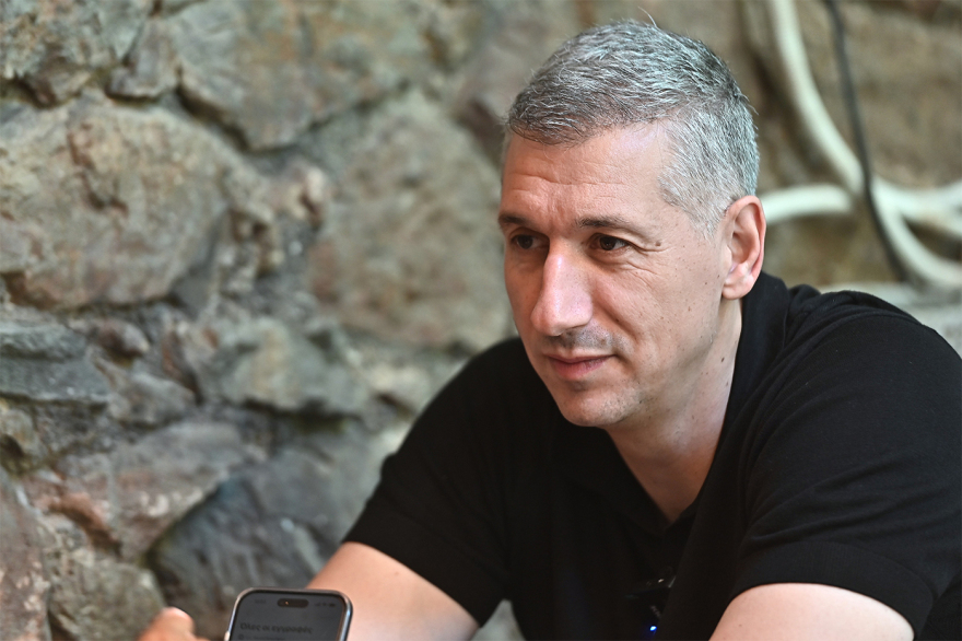 Δημήτρης Διαμαντίδης στον Δανίκα: Ο Ολυμπιακός δίκαια πήρε την Ευρωλίγκα - Το τρίποντο του Σπανούλη, στον τελευταίο μου αγώνα, με τσάκισε