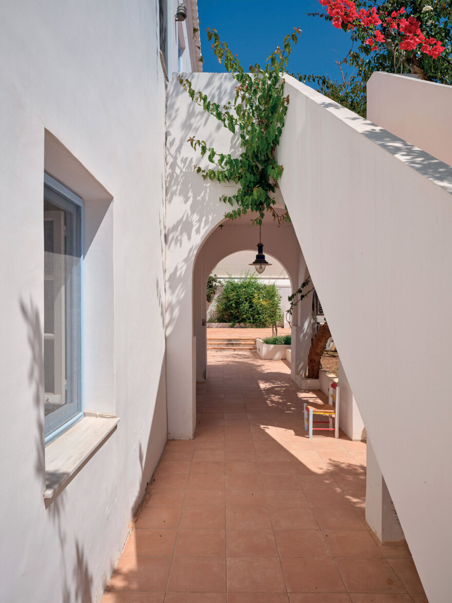 Magenta House: Ένα από τα ωραιότερα καπετανόσπιτα των Σπετσών μάς ανοίγει τις πόρτες του