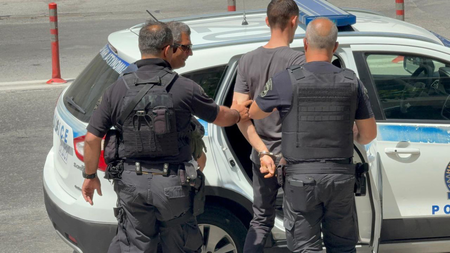 «Προσέβαλε την σεξουαλική μου ικανότητα»: Στη φυλακή ο 38χρονος που σκότωσε τον πρώην πεθερό του στη Θεσσαλονίκη, δείτε βίντεο 