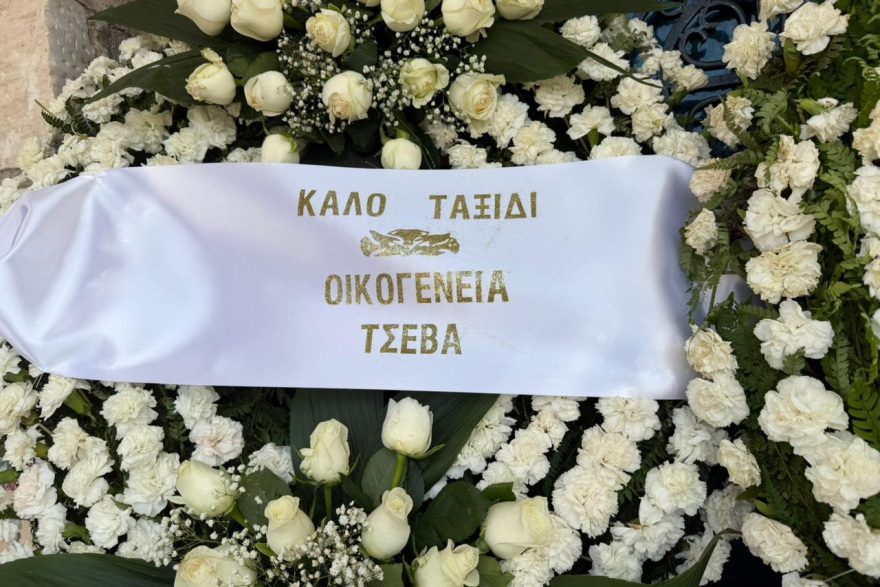 Σύσσωμος ο πολιτικός και ο δημοσιογραφικός κόσμος στο τελευταίο αντίο στον Νάσο Αθανασίου