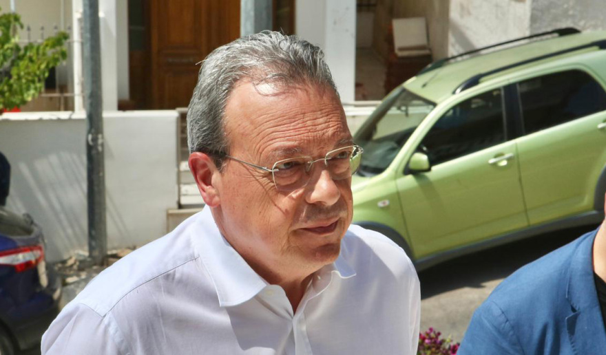 Σύσσωμος ο πολιτικός και ο δημοσιογραφικός κόσμος στο τελευταίο αντίο στον Νάσο Αθανασίου