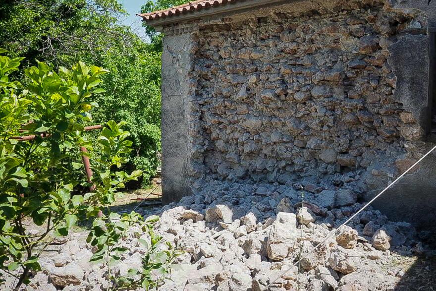 «Τρόμος, δεν πρόλαβα ούτε παπούτσια να βάλω»: Μαρτυρίες κατοίκων για τους σεισμούς στην Εύβοια