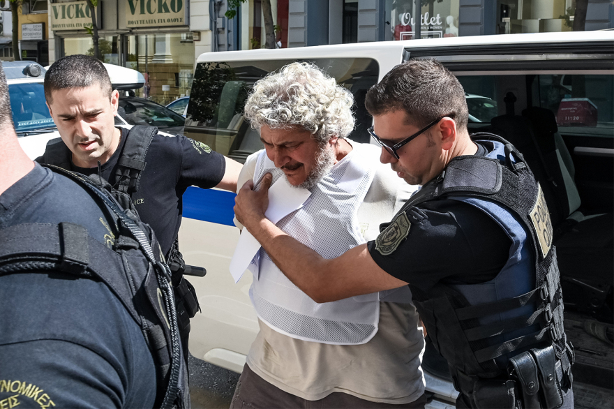 Με λευκά μαλλιά και μούσια ο Τζέιμς Δαλαμάγκας που κρυβόταν στο Αίγιο για 27 χρόνια μετά τη δολοφονία στην Αυστραλία, δείτε φωτογραφίες
