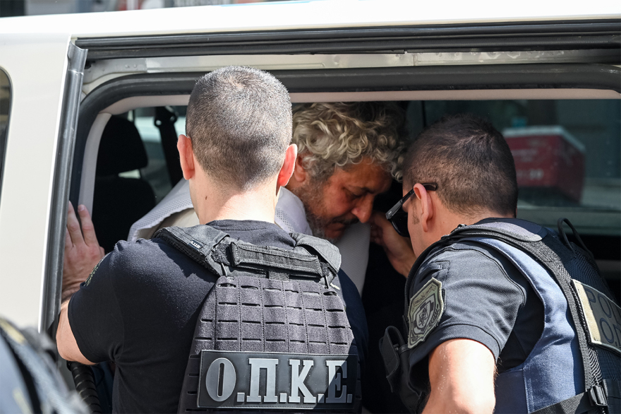 Με λευκά μαλλιά και μούσια ο Τζέιμς Δαλαμάγκας που κρυβόταν στο Αίγιο για 27 χρόνια μετά τη δολοφονία στην Αυστραλία, δείτε φωτογραφίες