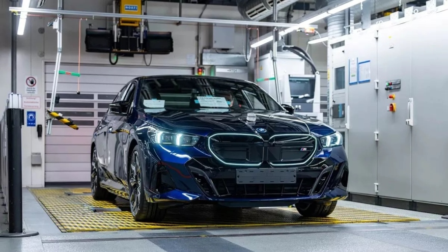 H BMW ξεπέρασε τα δύο εκατομμύρια ηλεκτρικά αυτοκίνητα