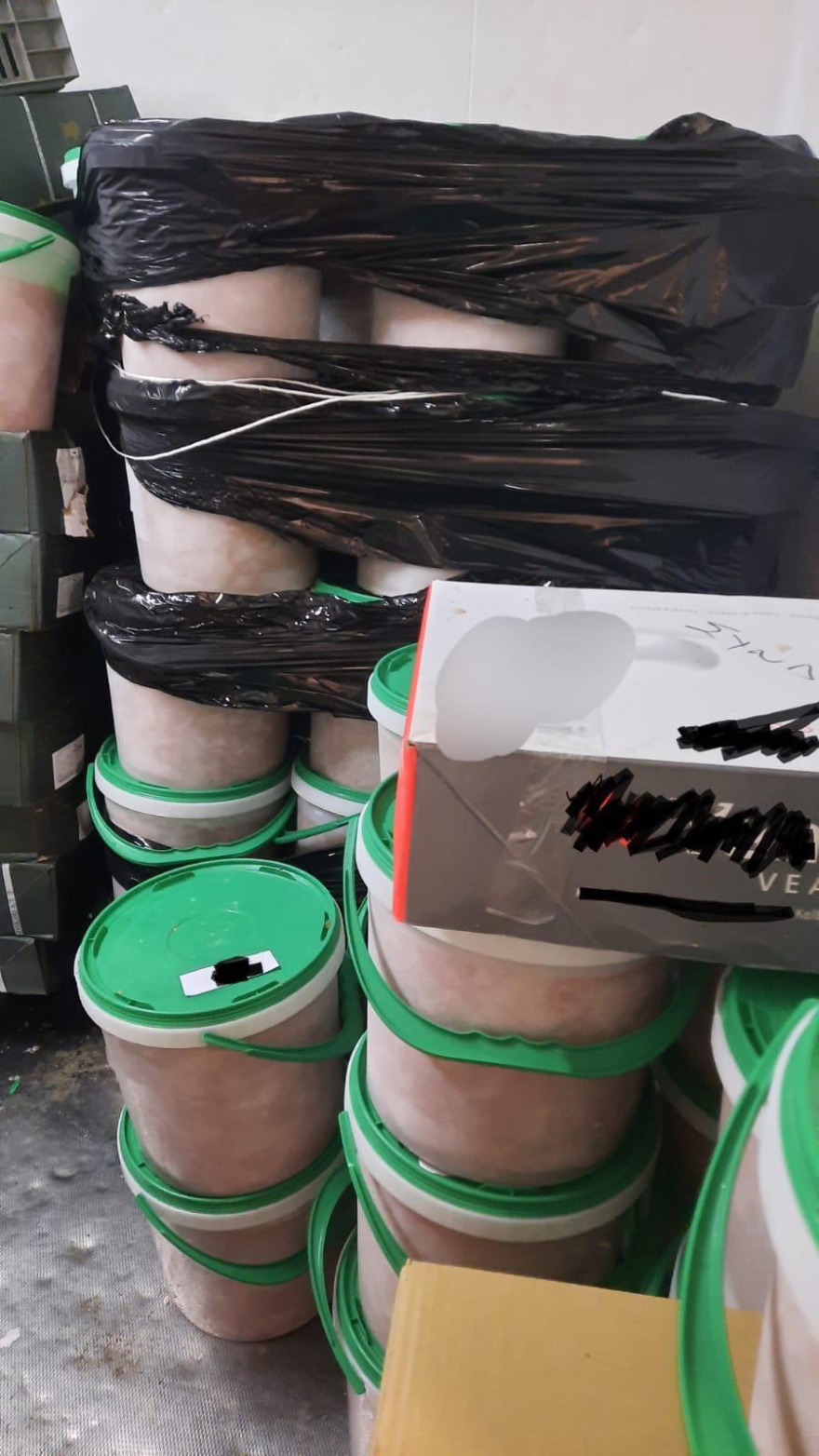 Κατασχέθηκαν 5,3 τόνοι ακατάλληλων κρεάτων από την Περιφέρεια Αττικής, μετά από καταγγελία για εστιατόριο στην Πεντέλη