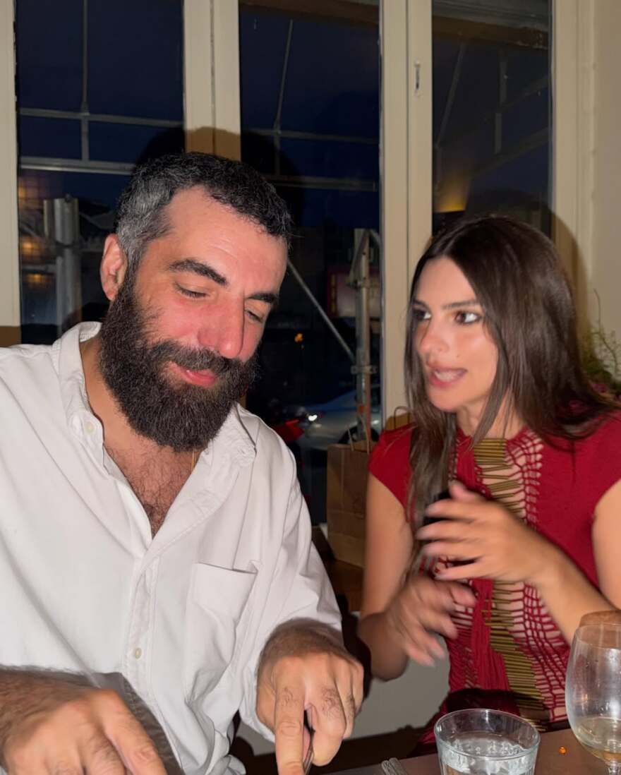 Έμιλι Ραταϊκόφσκι: Το πάρτι για τα γενέθλιά της, το αποκαλυπτικό φόρεμα και οι φωτογραφίες με τον Ρομέν Γαβρά