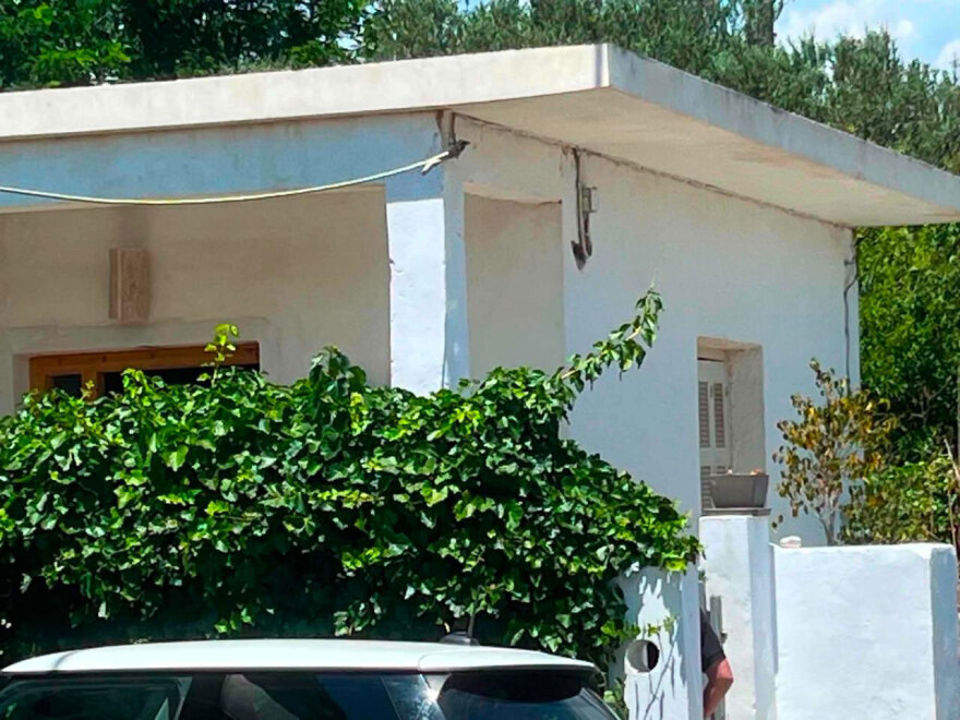 Έγκλημα στο Αίγιο: Πυροβόλησαν τον γιο στο κεφάλι και μετά τον μαχαίρωσαν, η μητέρα πάλεψε με τον δολοφόνο πριν τη σκοτώσει