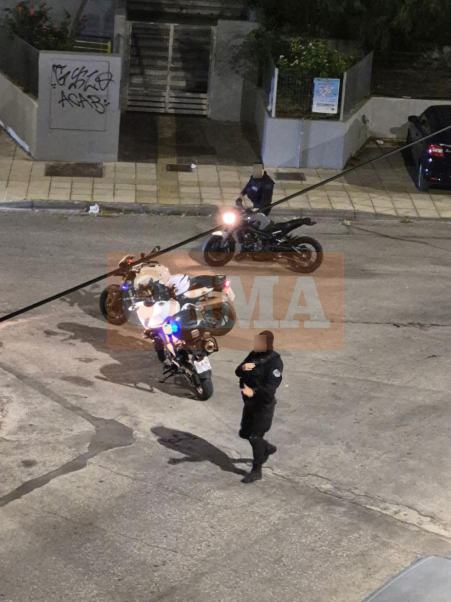 Καταδίωξη στον Κορυδαλλό: Συνελήφθη 25χρονος που εμβόλισε μηχανή της ΔΙ.ΑΣ. και τραυμάτισε αστυνομικό