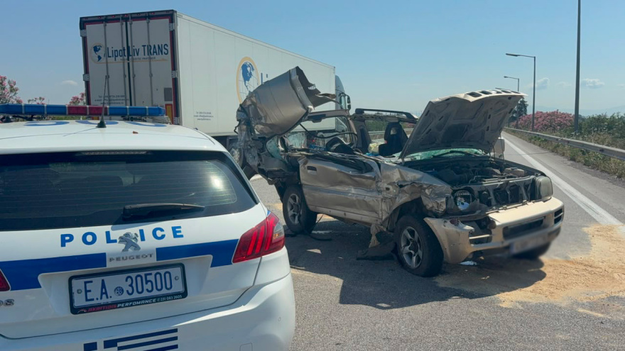 Νεκρή 70χρονη από το τροχαίο στα διόδια των Μαλγάρων, αυτοκίνητο συγκρούστηκε με νταλίκα