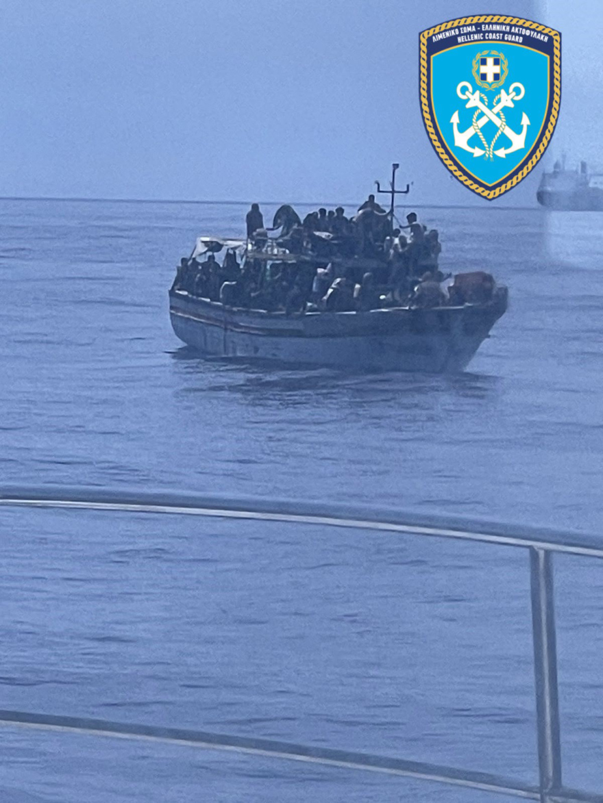 Πάνω από 260 μετανάστες εντοπίστηκαν και διασώθηκαν νότια της Κρήτης σε λιγότερο από ένα 24ωρο
