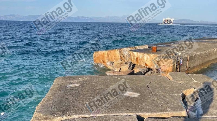 Δείτε βίντεο και φωτογραφίες από τον σπασμένο λιμενοβραχίονα στη Ραφήνα μετά την πρόσκρουση πλοίου