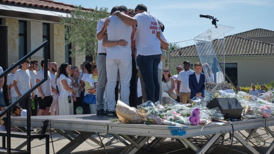 Η εμπιστοσύνη στους θεσμούς μας έχει κλονιστεί, λέει ο Μακρόν μετά την υπόθεση της 11χρονης Λιανά και τις μαζικές διαδηλώσεις
