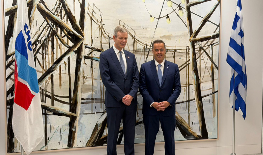 Με στελέχη της Chevron και της ExxonMobil συναντήθηκε ο Παπασταύρου στο Χιούστον, στόχος η επιτάχυνση της ανάπτυξης του τομέα υδρογονανθράκων
