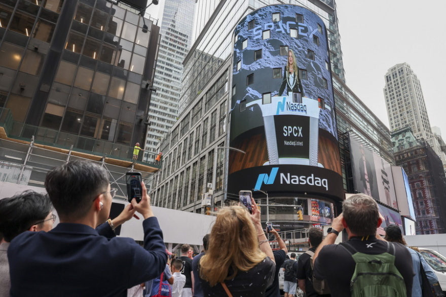 Ντεμπούτο της SpaceX στη Wall Street: Ο Έλον Μασκ υπόσχεται να μεταφέρει ανθρώπους στον Άρη