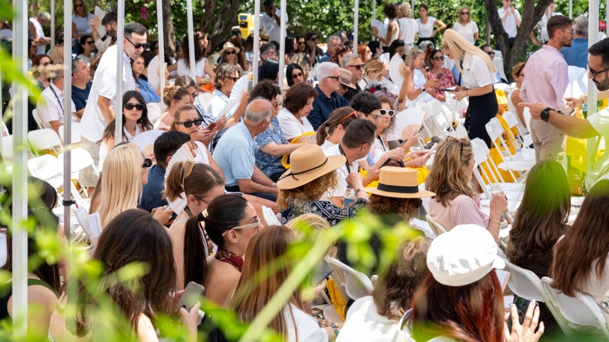 Το Spetses Mini Marathon γιορτάζει: 15 χρόνια Ιστορίας που άλλαξαν τον χάρτη του αθλητικού τουρισμού στην Ελλάδα