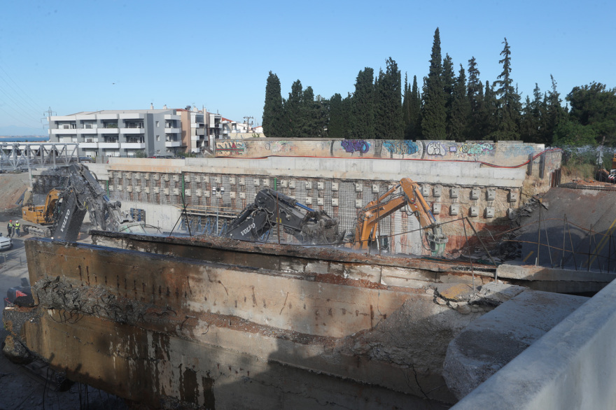 Θεσσαλονίκη: Σε εξέλιξη η κατεδάφιση της γέφυρας Πανοράματος λόγω Flyover, κυκλοφοριακές ρυθμίσεις στον Περιφερειακό