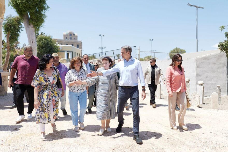 Μητσοτάκης από τον αρχαιολογικό χώρο της Περβόλας: Εδώ συναντώνται οι πολιτισμοί που διαμόρφωσαν διαχρονικά τη Ρόδο
