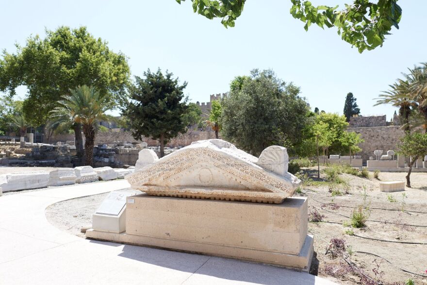 Μητσοτάκης από τον αρχαιολογικό χώρο της Περβόλας: Εδώ συναντώνται οι πολιτισμοί που διαμόρφωσαν διαχρονικά τη Ρόδο

