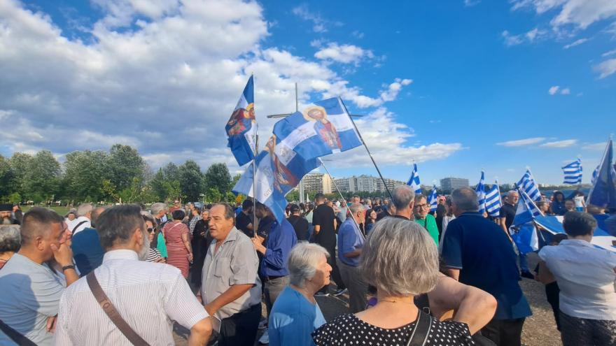 «Οικογένεια είναι μόνο η παραδοσιακή»: Συγκέντρωση χριστιανικών σωματείων κατά των gay prides στη Θεσσαλονίκη