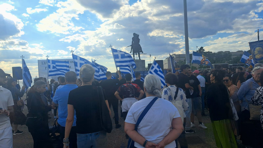 «Οικογένεια είναι μόνο η παραδοσιακή»: Συγκέντρωση χριστιανικών σωματείων κατά των gay prides στη Θεσσαλονίκη