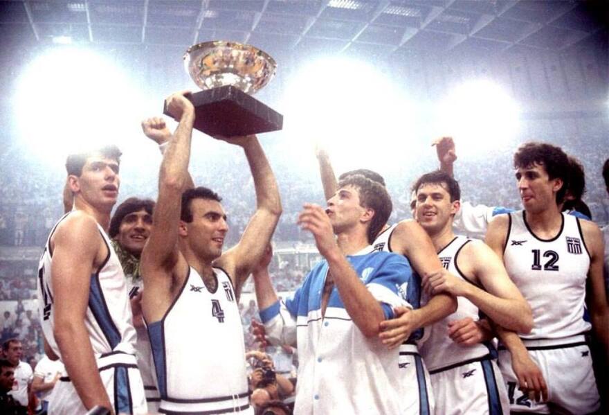 31 χρόνια από την απόσυρση του Νίκου Γκάλη: Σαν σήμερα ο «Θεός» του ελληνικού μπάσκετ κρεμάει τη φανέλα του σε ηλικία 38 ετών