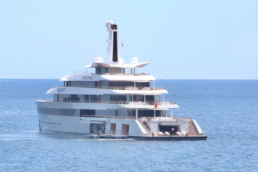 Στη Βάρκιζα το superyacht του ιδρυτή της WhatsApp: Έχει μήκος 100 μέτρα κι αξίζει 325 εκατ. ευρώ, δείτε φωτογραφίες και βίντεο