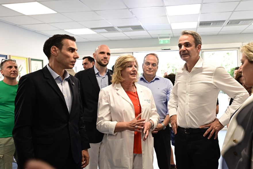 Μητσοτάκης στο Κέντρο Υγείας Βάρης: Αγωνιζόμαστε για να αναβαθμίζουμε συνέχεια το Εθνικό Σύστημα Υγείας