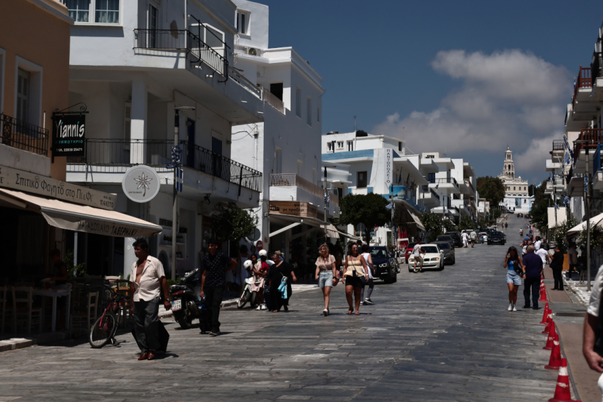 Δήμαρχος Τήνου στο protothema μετά την κήρυξη σε καθεστώς έκτακτης ανάγκης λόγω λειψυδρίας: Να απαγορευτούν νέες ιδιωτικές πισίνες και γεωτρήσεις
