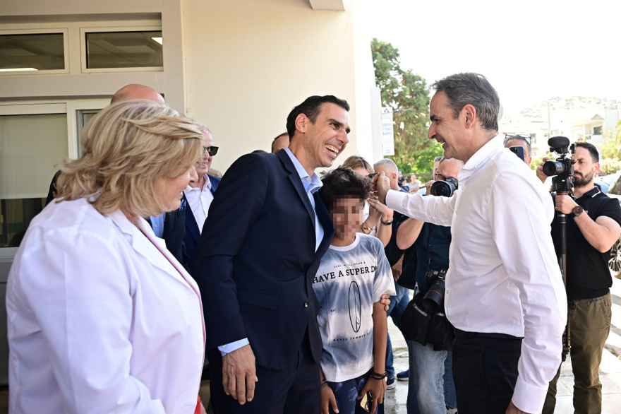 Περιοδεία Μητσοτάκη σε Βάρη-Βούλα-Βουλιαγμένη- Επιθεώρησε αντιπλημμυρικά έργα, επισκέφθηκε το Κέντρο Υγείας 8 Στον δήμο Βάρης-Βούλας-Βουλιαγμένης ο Μητσοτάκης: Επιθεώρησε αντιπλημμυρικά έργα, επισκέφθηκε το Κέντρο Υγείας