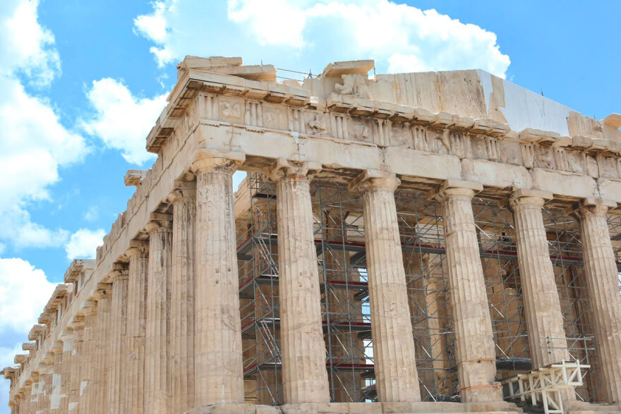 Ιστορική στιγμή: Το δυτικό αέτωμα του Παρθενώνα συμπληρώθηκε μετά από 220 χρόνια, δείτε εικόνες