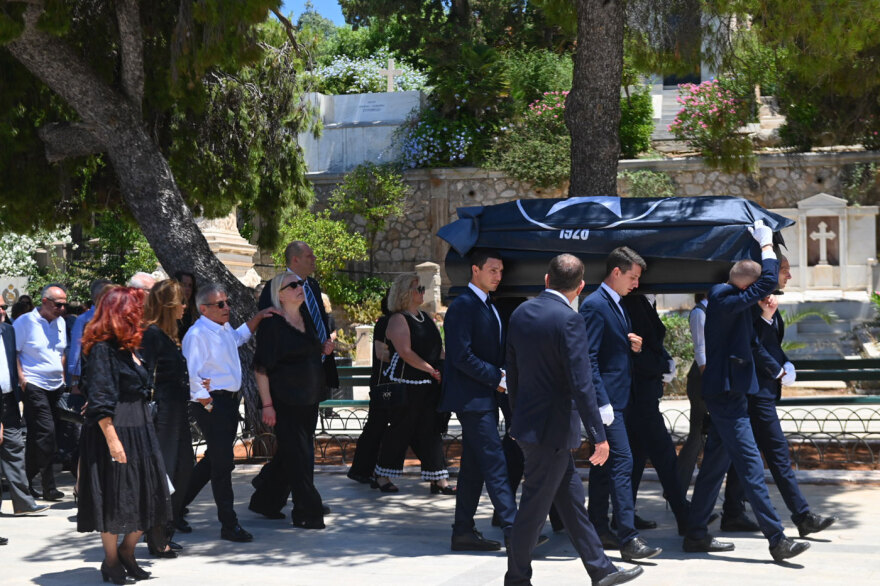 Το τελευταίο αντίο στον δημοσιογράφο Αντρέα Μαζαράκη, ποιοι έδωσαν το «παρών»
