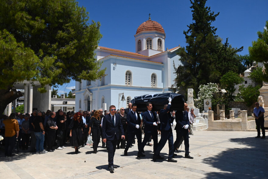 Το τελευταίο αντίο στον δημοσιογράφο Αντρέα Μαζαράκη, ποιοι έδωσαν το «παρών»
