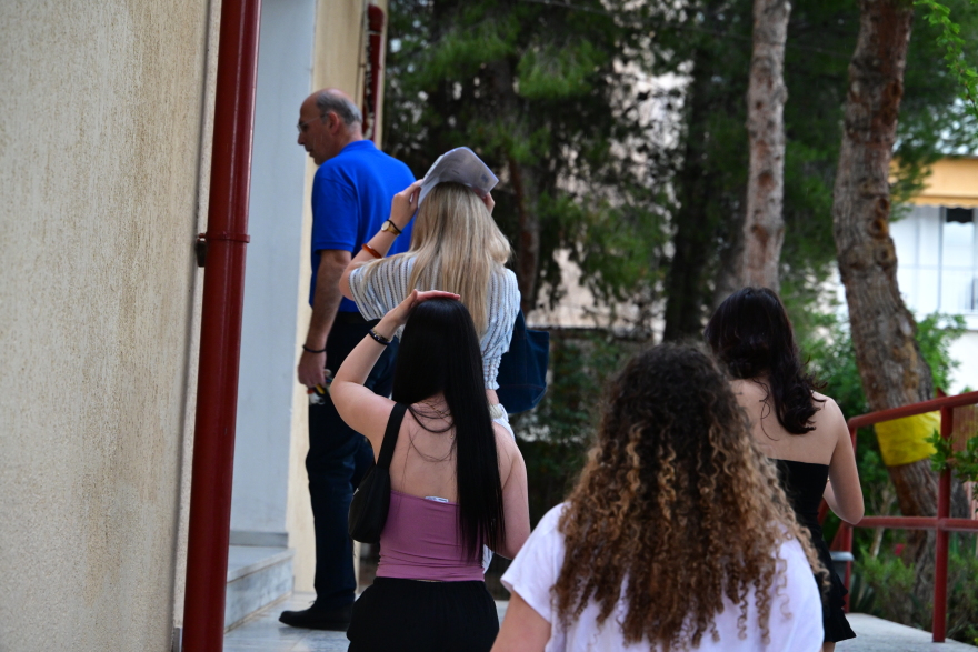 Πανελλαδικές εξετάσεις, οι εκτιμήσεις για τις βάσεις: Μικρές πιέσεις στις Νομικές, σταθερές οι Ιατρικές, καθοδική πορεία στο 4ο Πεδίο 