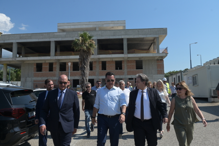 Πάτρα: Ο Γεωργιάδης επιθεώρησε τα έργα σε τρία νοσοκομεία και στο κέντρο υγείας βορείου τομέα