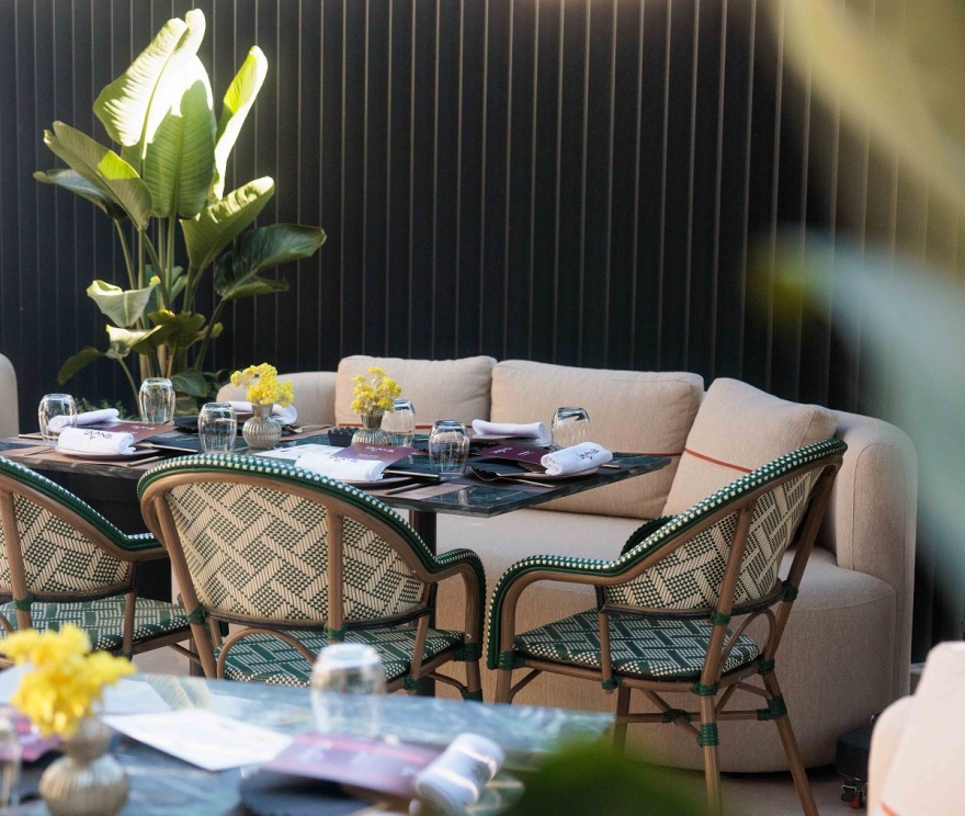 Η νέα όαση των Βορείων Προαστίων για cocktails, brunch και καλοκαιρινές βραδιές