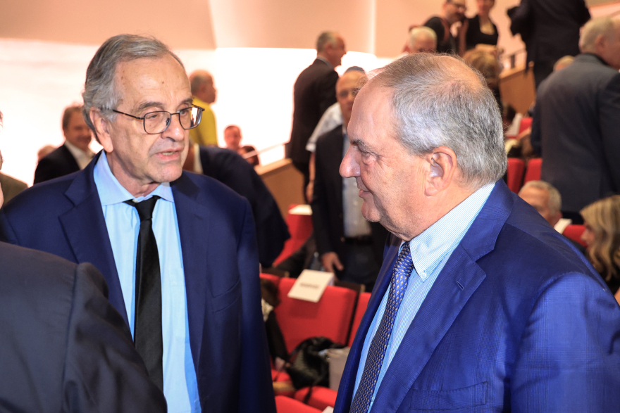  «Τι πήγε λάθος στην Ελλάδα»: Το βιβλίο του Μιχάλη Σάλλα, παρουσία πολιτικών και επιχειρηματιών, δείτε εικόνες και βίντεο
