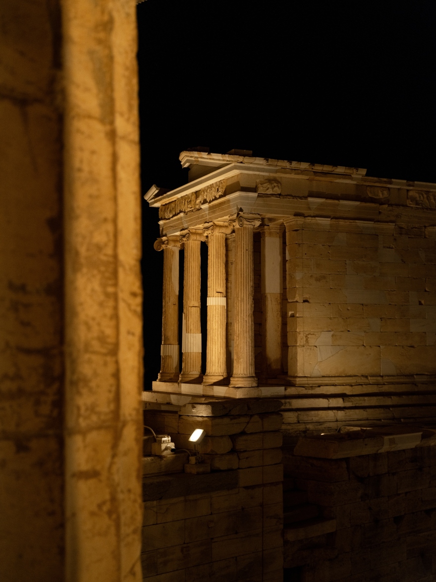 «The Acropolis Experience»: Πώς οι ιδιωτικές ξεναγήσεις στον Ιερό Βράχο αλλάζουν τον χάρτη του τουρισμού υψηλών προδιαγραφών