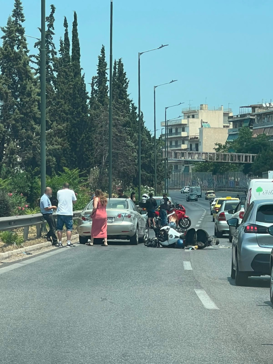 Καραμπόλα πέντε οχημάτων στη Λεωφόρο Κηφισού: Μεγάλη δυσχέρεια στην κυκλοφορία των οχημάτων