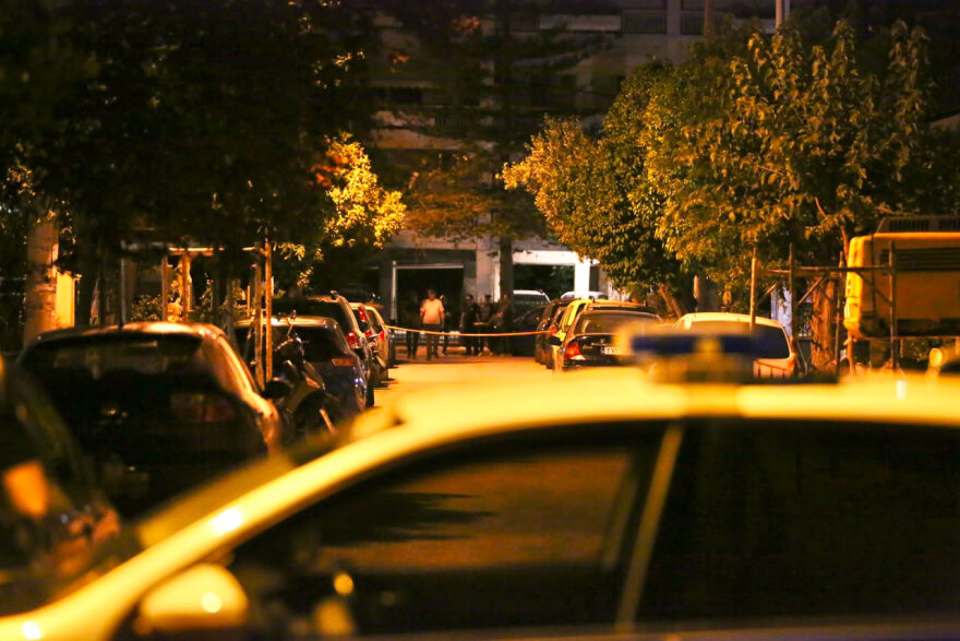 Ένας νεκρός μετά από συμπλοκή 10 ατόμων στην Καλλιθέα, 14 προσαγωγές, δείτε βίντεο και φωτογραφίες 