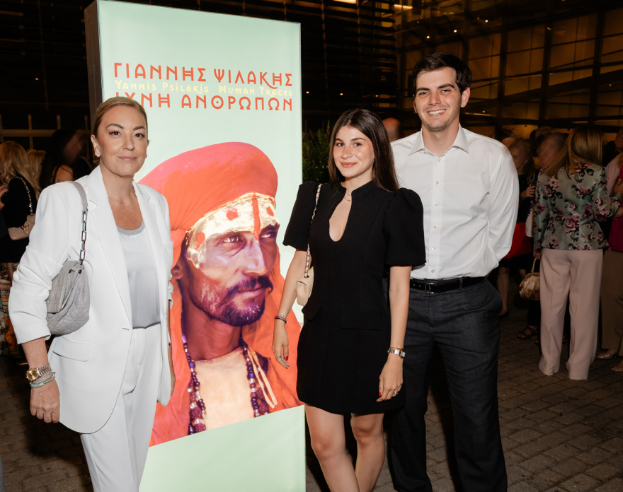Γιάννης Ψιλάκης - «Ίχνη Ανθρώπων»: Μια βραδιά που απέδειξε ότι οι σπουδαίοι άνθρωποι δεν φεύγουν ποτέ