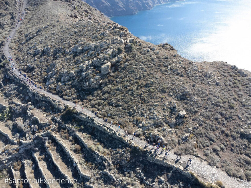 Santorini Experience 2026, ο αγώνας που ξεκινά μέσα από το ηφαίστειο