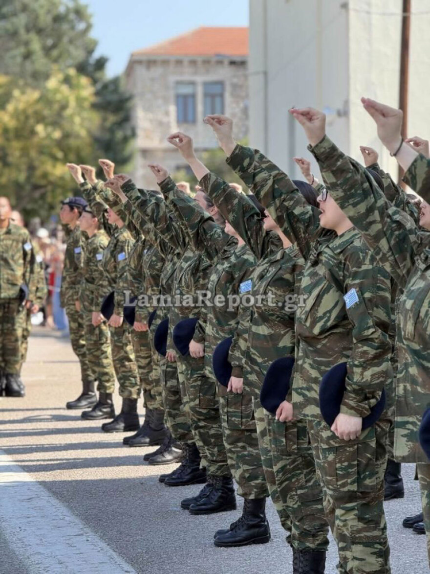 Ένοπλες Δυνάμεις: Ορκίστηκαν στη Λαμία οι πρώτες γυναίκες εθελόντριες στον Στρατό