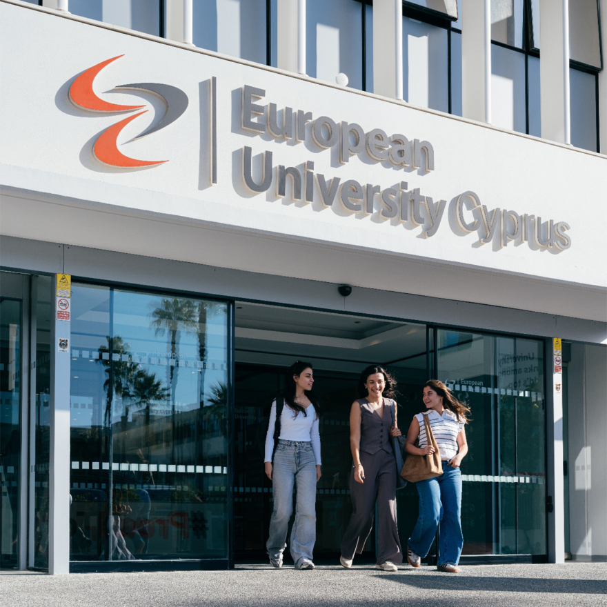 Alumni Network στην Ελλάδα: Πώς ενισχύει την απασχολησιμότητα των νέων πτυχιούχων