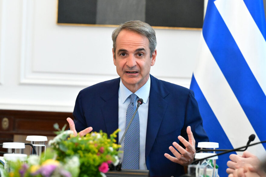 Μητσοτάκης: Περαιτέρω πτώση στην τιμή της βενζίνης, 617,5 εκατ. σε αγρότες - Κάνουν εξαγγελίες για τις τράπεζες αυτοί που τις έκλεισαν
