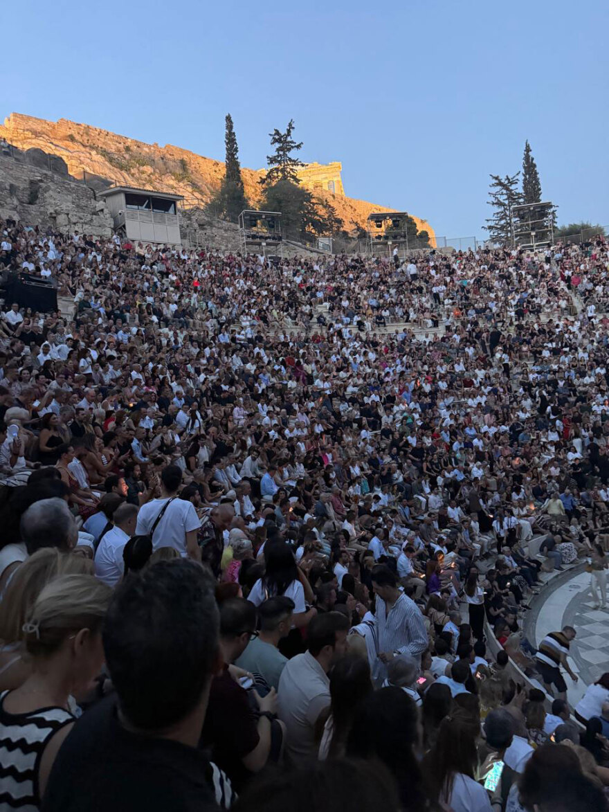 Ηρώδειο: Έπεσε η αυλαία στο αρχαίο θέατρο με τον Τζον Λέτζεντ
