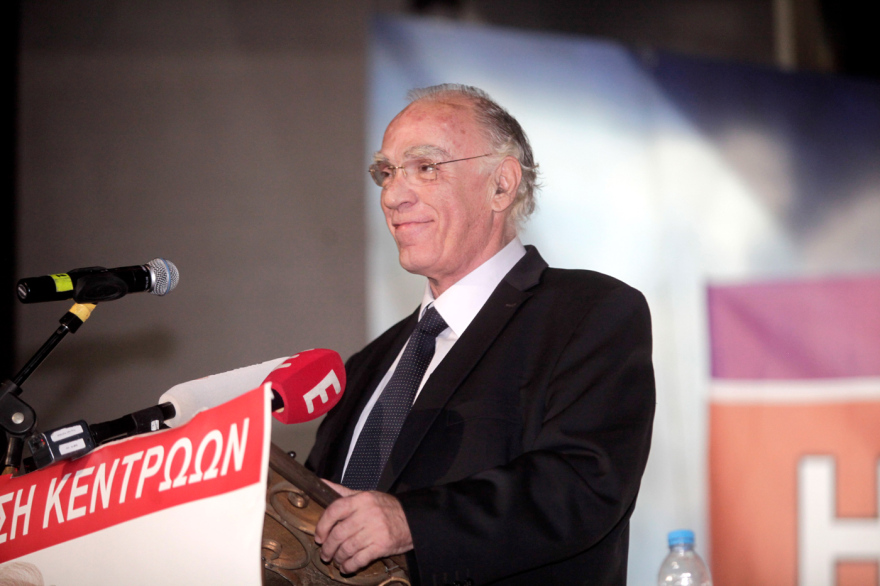Η γεμάτη ανατροπές ζωή του Βασίλη Λεβέντη: Γεννήθηκε στα Ταμπούρια, ήθελε να γίνει τραγουδιστής, μπήκε στη Βουλή, έγινε καναλάρχης