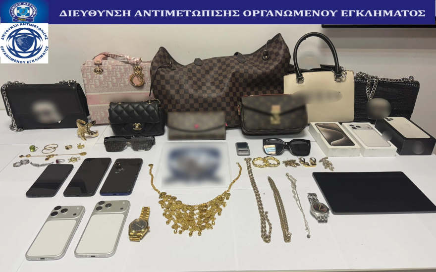 Δείτε βίντεο με μέλη συμμορίας που παρουσιάζονταν ως εφοριακοί και άδειαζαν σπίτια, πάνω από 440.000 ευρώ τα κέρδη τους