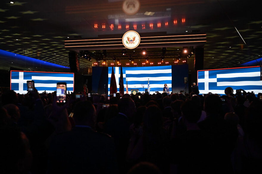 Η εντυπωσιακή δεξίωση της Κίμπερλι Γκιλφόιλ για την επέτειο Διακήρυξης της Ανεξαρτησίας των ΗΠΑ, ποιοι πήγαν, δείτε φωτογραφίες και βίντεο